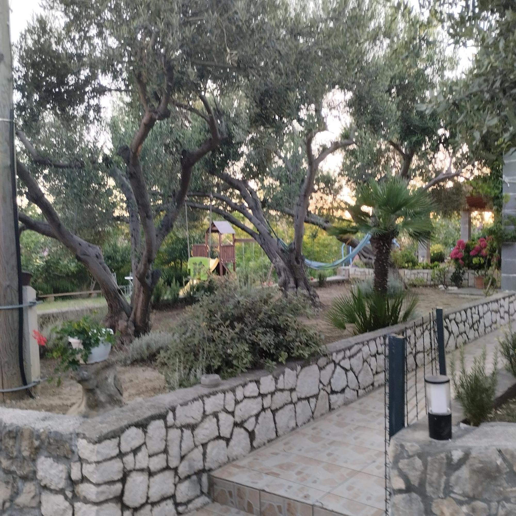 Apartmani Gero Lopar Buitenkant foto